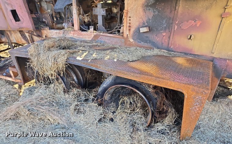 image for item EL5685 2004 Mighty Giant tub grinder