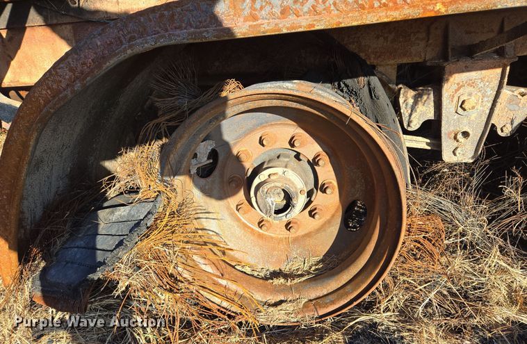 image for item EL5685 2004 Mighty Giant tub grinder