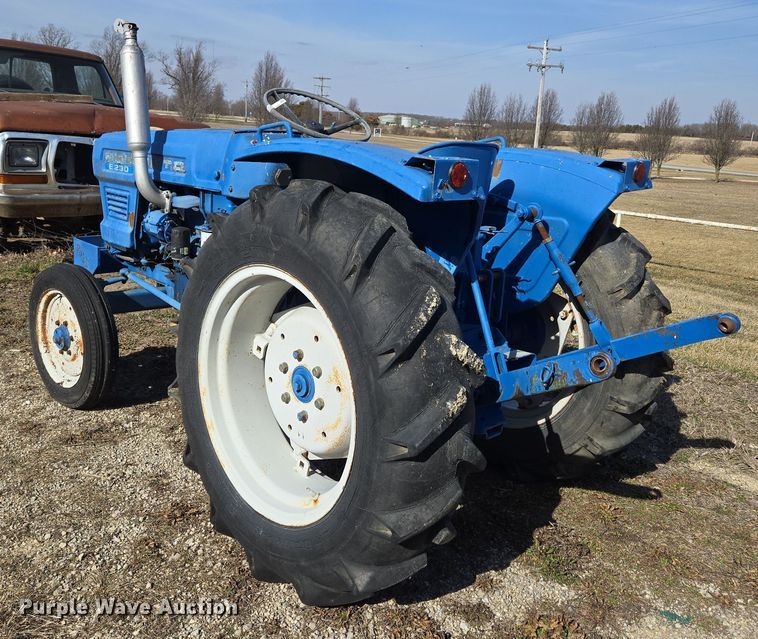 image for item EN3500 Hinomoto E230 tractor