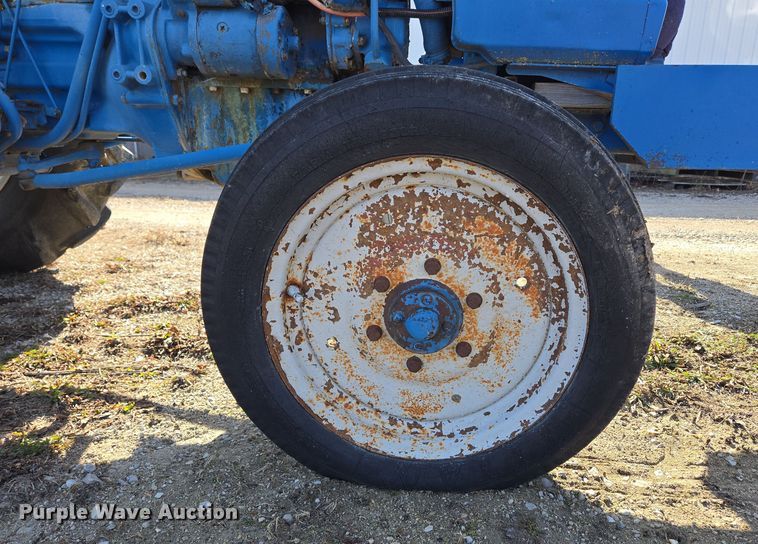 image for item EN3500 Hinomoto E230 tractor