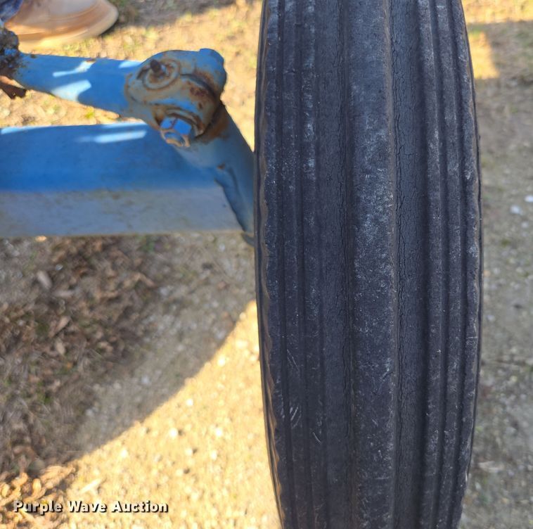 image for item EN3500 Hinomoto E230 tractor