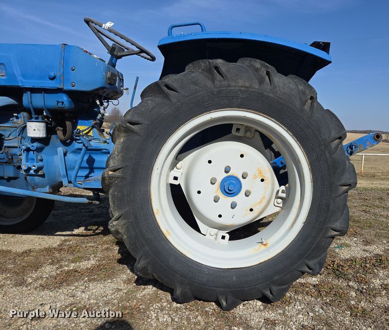 image for item EN3500 Hinomoto E230 tractor