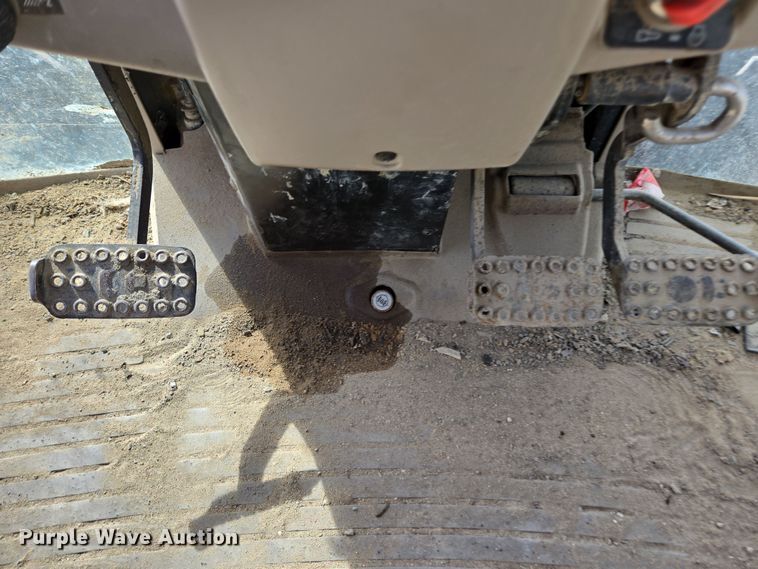 image for item EN6009 2004 John Deere 6415 MFWD tractor