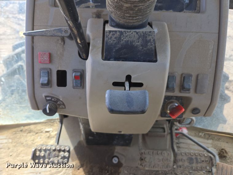 image for item EN6009 2004 John Deere 6415 MFWD tractor