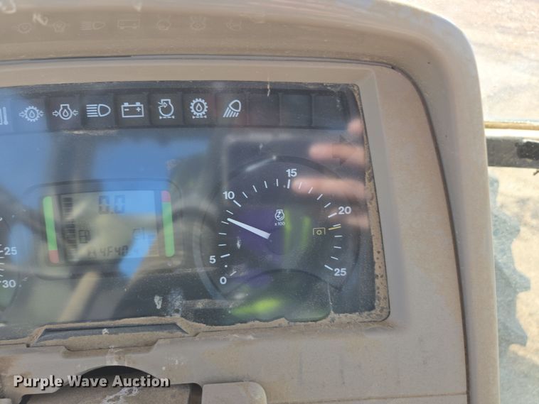 image for item EN6009 2004 John Deere 6415 MFWD tractor