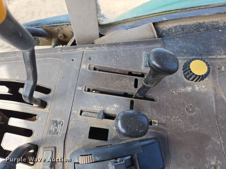 image for item EN6009 2004 John Deere 6415 MFWD tractor