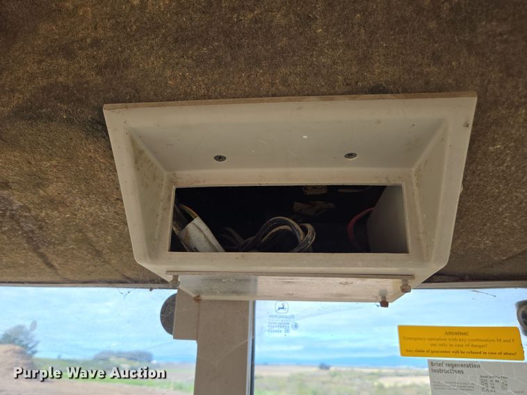 image for item EN6009 2004 John Deere 6415 MFWD tractor