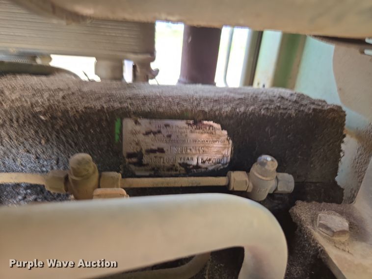 image for item EN6009 2004 John Deere 6415 MFWD tractor