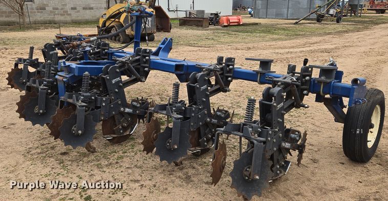 image for item EN8685 Yetter strip-till