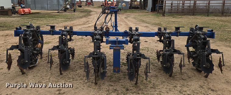 image for item EN8685 Yetter strip-till