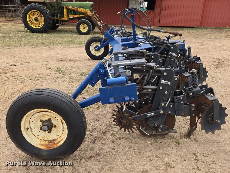 image for item EN8685 Yetter strip-till