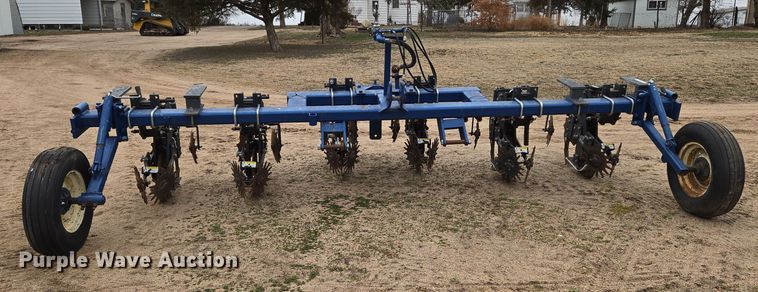 image for item EN8685 Yetter strip-till