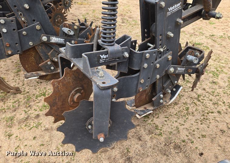 image for item EN8685 Yetter strip-till