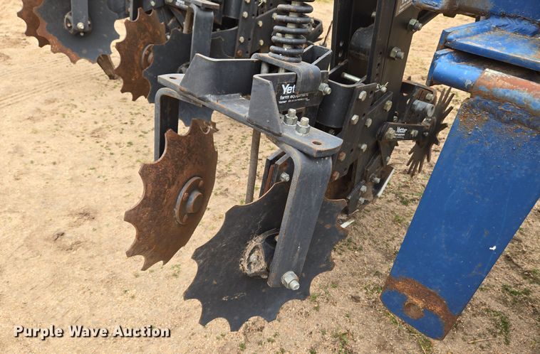 image for item EN8685 Yetter strip-till