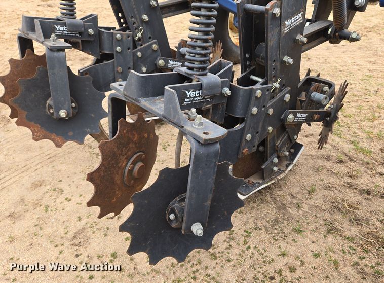 image for item EN8685 Yetter strip-till