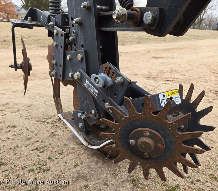 image for item EN8685 Yetter strip-till