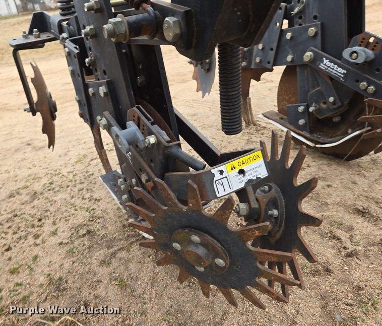 image for item EN8685 Yetter strip-till