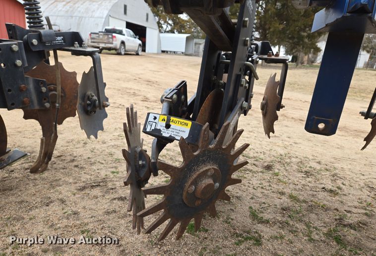 image for item EN8685 Yetter strip-till