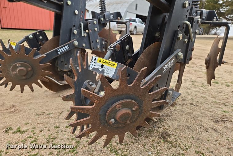 image for item EN8685 Yetter strip-till