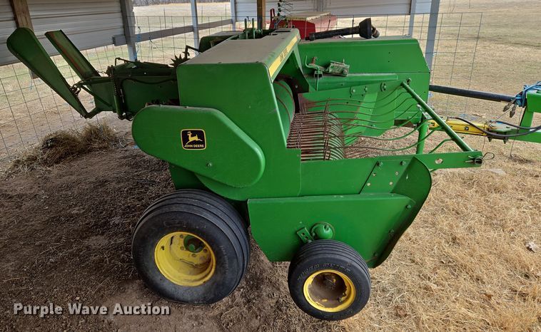 image for item EN8699 1994 John Deere 338 small square baler