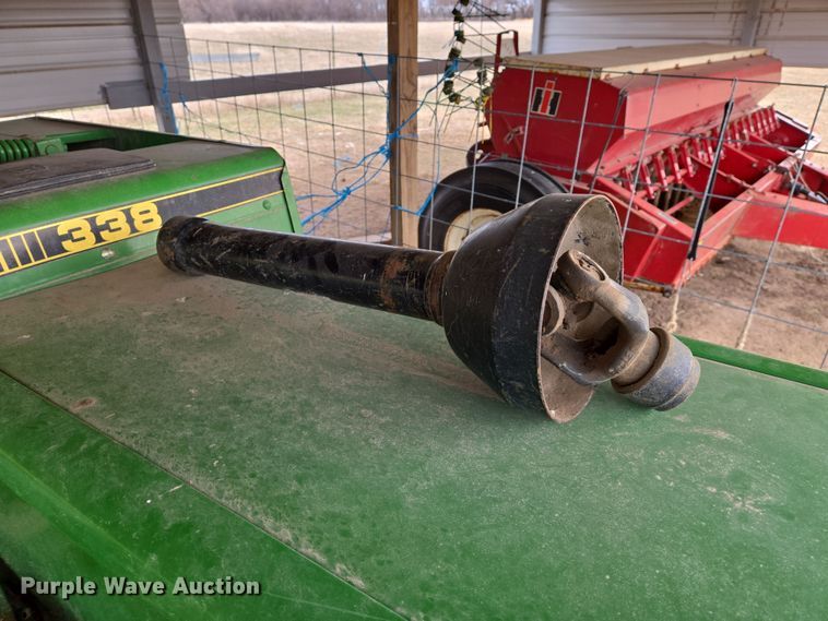 image for item EN8699 1994 John Deere 338 small square baler