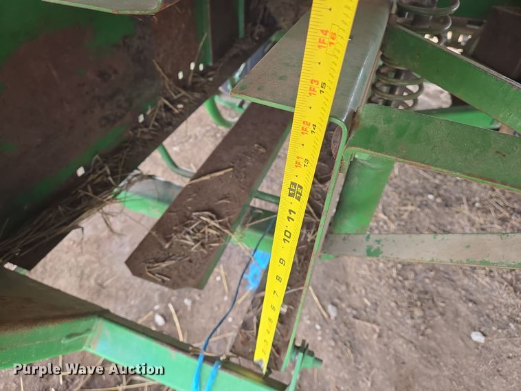 image for item EN8699 1994 John Deere 338 small square baler