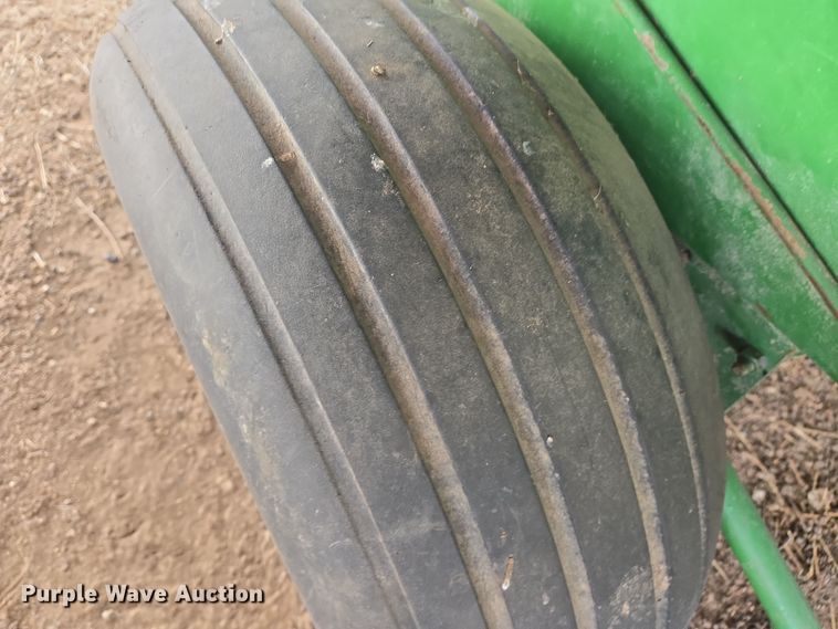 image for item EN8699 1994 John Deere 338 small square baler