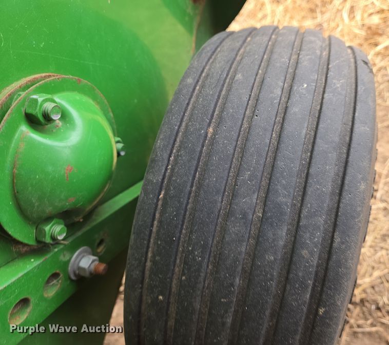 image for item EN8699 1994 John Deere 338 small square baler