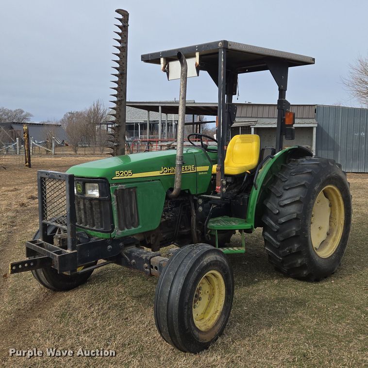 image for item EN8700 2005 John Deere 5205 tractor