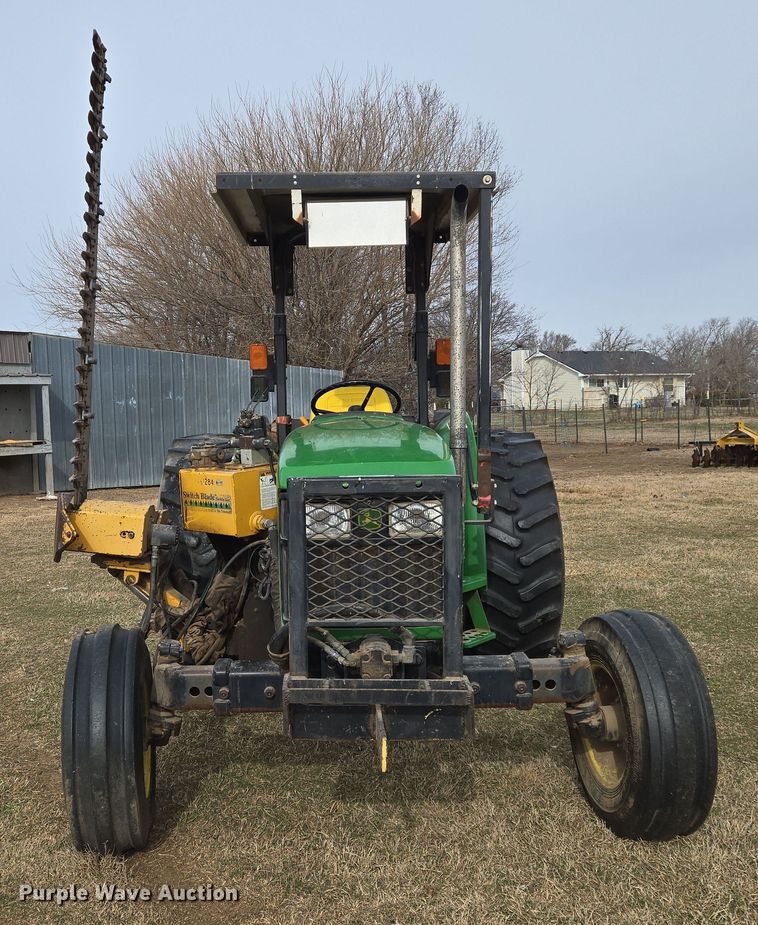 image for item EN8700 2005 John Deere 5205 tractor