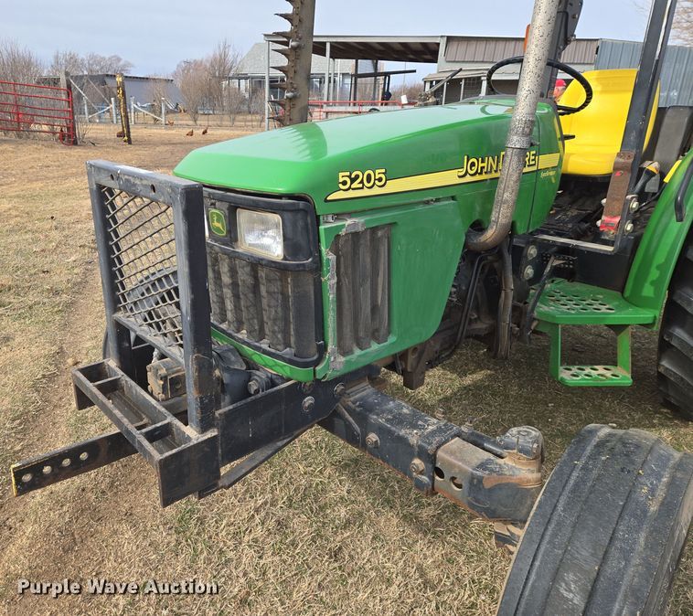 image for item EN8700 2005 John Deere 5205 tractor