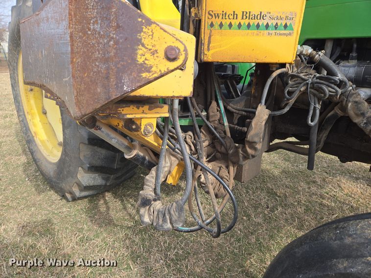 image for item EN8700 2005 John Deere 5205 tractor