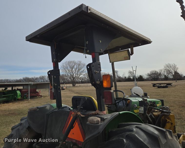 image for item EN8700 2005 John Deere 5205 tractor