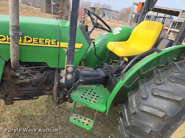 image for item EN8700 2005 John Deere 5205 tractor