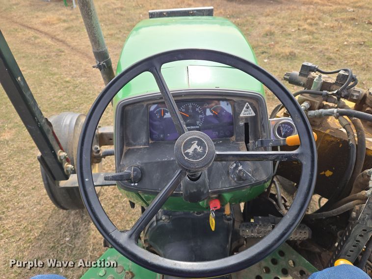 image for item EN8700 2005 John Deere 5205 tractor
