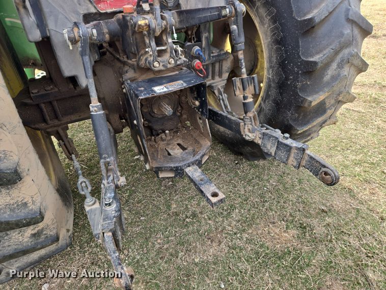 image for item EN8700 2005 John Deere 5205 tractor