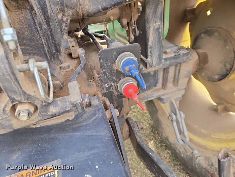 image for item EN8700 2005 John Deere 5205 tractor