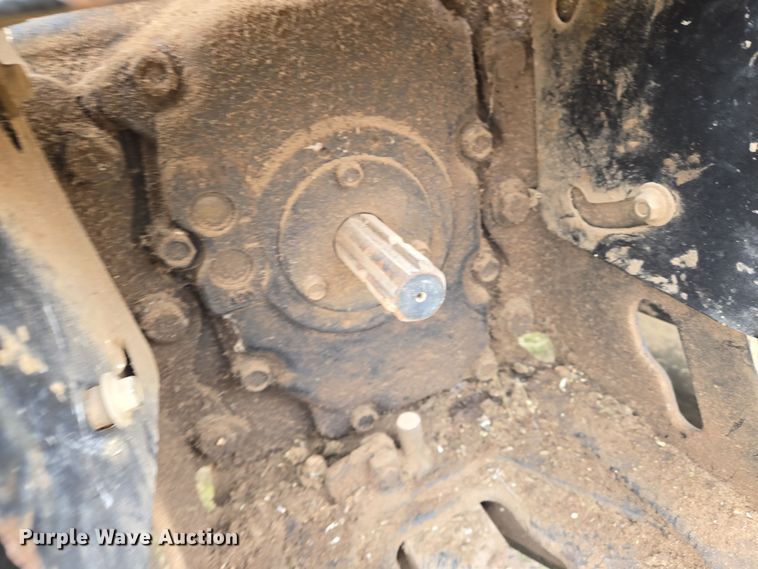 image for item EN8700 2005 John Deere 5205 tractor