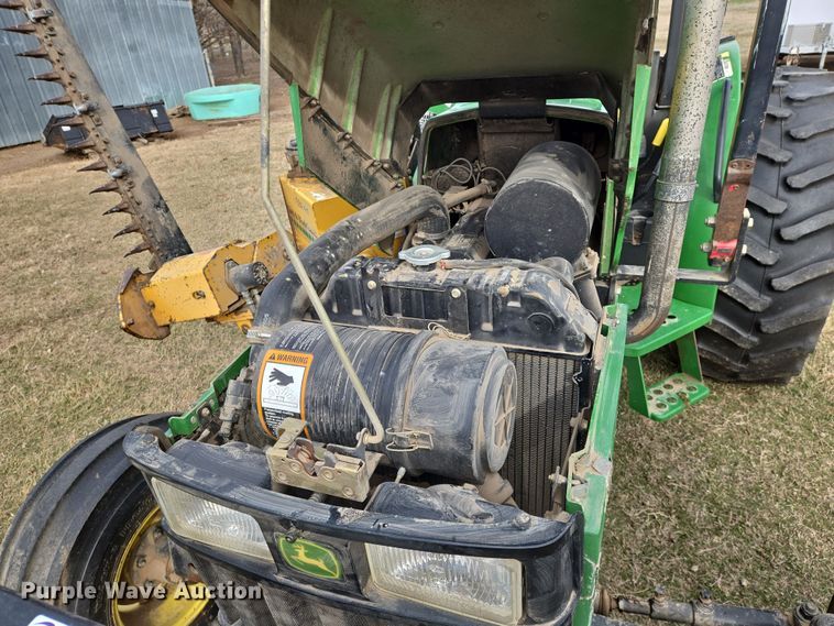 image for item EN8700 2005 John Deere 5205 tractor