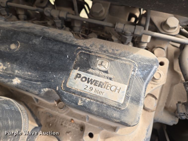 image for item EN8700 2005 John Deere 5205 tractor