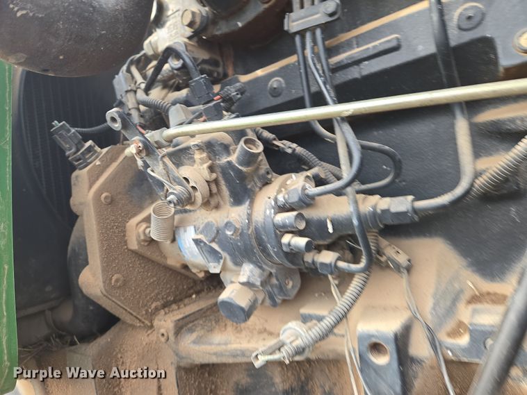 image for item EN8700 2005 John Deere 5205 tractor