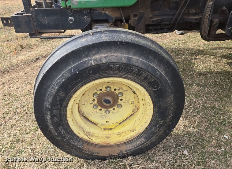 image for item EN8700 2005 John Deere 5205 tractor