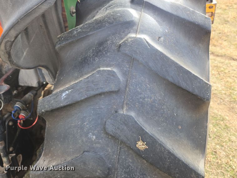 image for item EN8700 2005 John Deere 5205 tractor