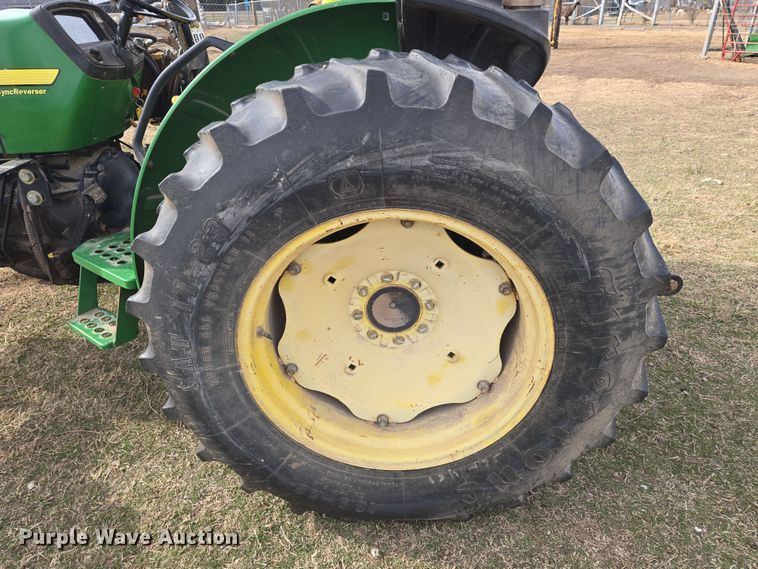 image for item EN8700 2005 John Deere 5205 tractor