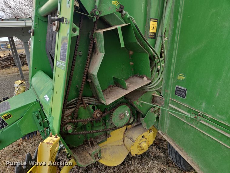 image for item EN8704 1992 John Deere 435 round baler