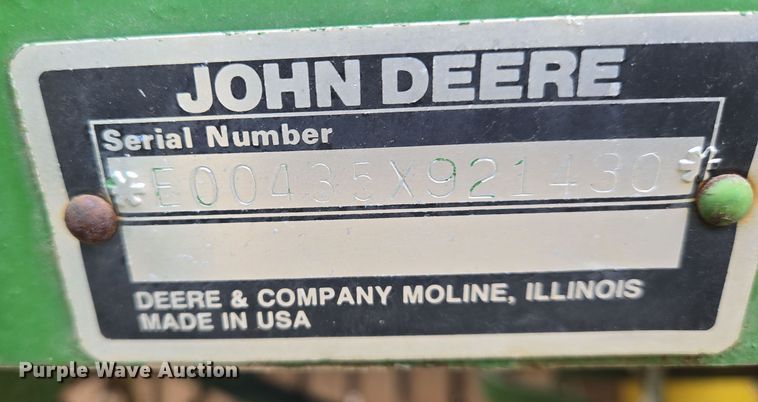 image for item EN8704 1992 John Deere 435 round baler