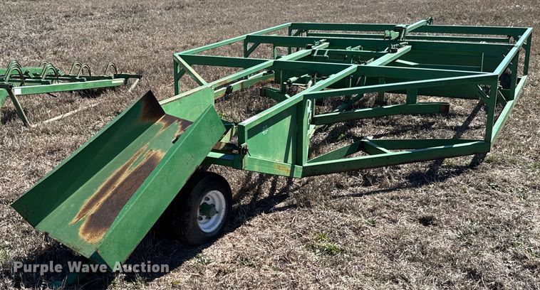 image for item EQ1121 Pacemaker bale accumulator