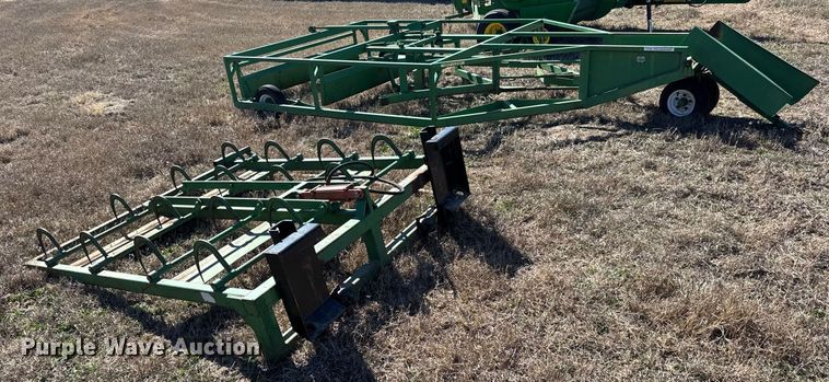 image for item EQ1121 Pacemaker bale accumulator