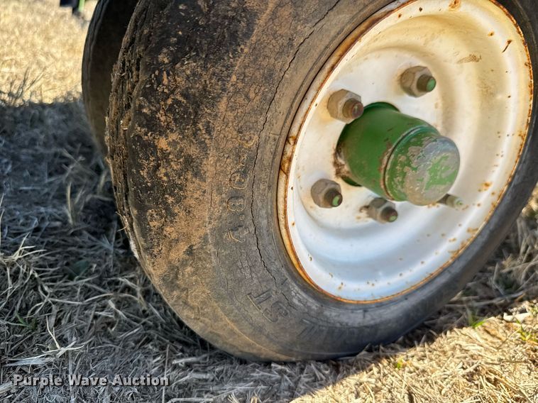 image for item EQ1121 Pacemaker bale accumulator