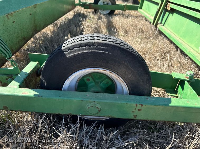 image for item EQ1121 Pacemaker bale accumulator